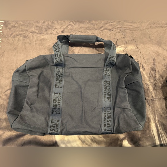 The Eras Tour duffle bag - Picture 4 of 8